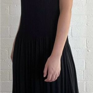Classic Black Sleeveless Women's Dress